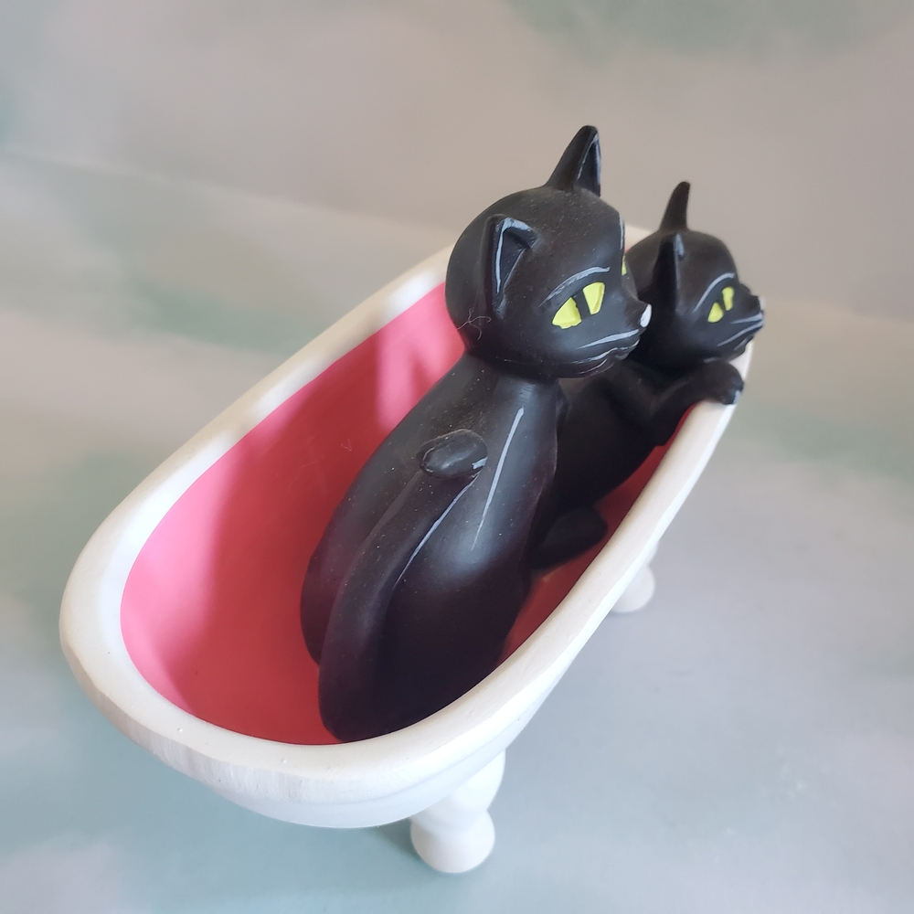 Black Cat Figurines in White Bathtub - Picture 2 of 4
